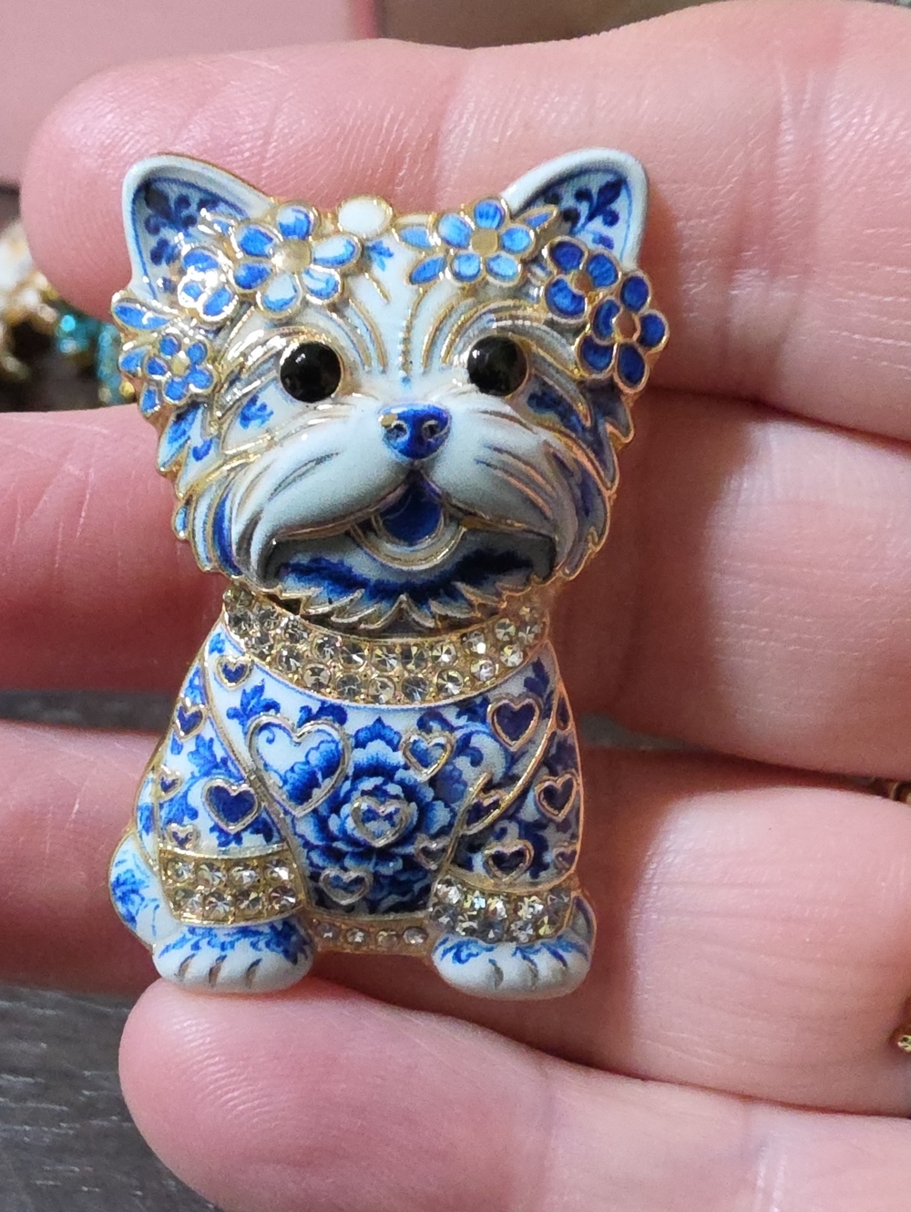 A117- Blue & White Decorative Dog Figurine Brooch